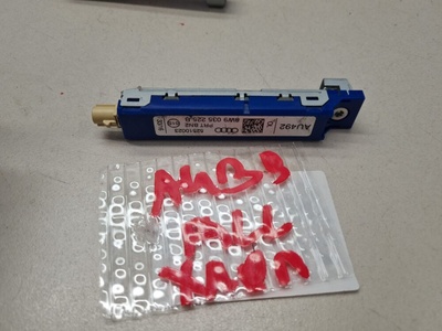 8W9035225B Anten Audi A4 B9 Allroad 2016-