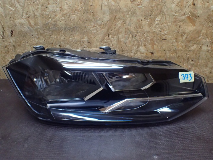 VOLKSWAGEN 2017 MODEL SAĞ ÖN FAR